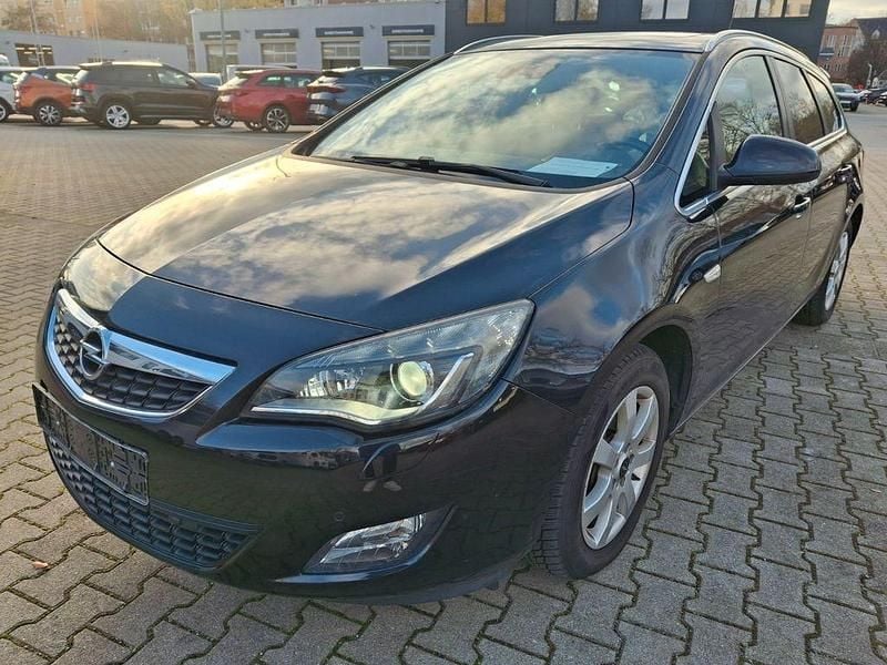 Schwarz Gebraucht 2011 Opel Astra Sport Kombi | 4.190 € (Superpreis) - Bild 1/4