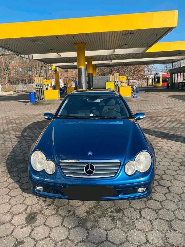 Gebraucht Mercedes C180 145 PS (106 kW) 2002 Blau Coupé