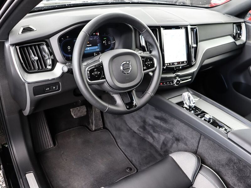 Gebraucht Volvo XC60 Plus 398 PS (292 kW) 2024 Onyx black metallic SUV