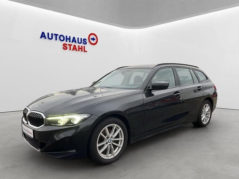 Schwarz Gebraucht 2022 BMW 320 Shadowline Kombi | 26.990 € (Superpreis) - Bild 1/4