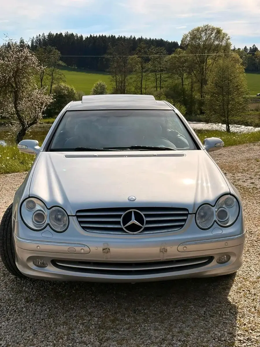Gebraucht Mercedes CLK320 218 PS (160 kW) 2003 Silber Coupé