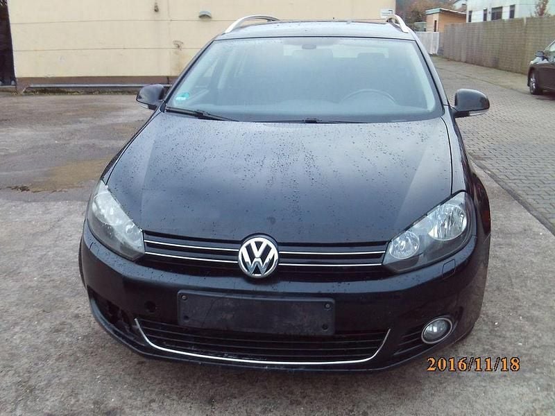 Gebraucht VW Golf VI Style 105 PS (77 kW) 2011 Schwarz Kleinwagen