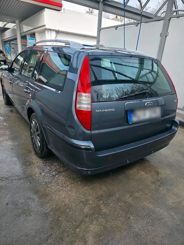 Gebraucht Ford Mondeo 125 PS (91 kW) 2005 Grau Kombi