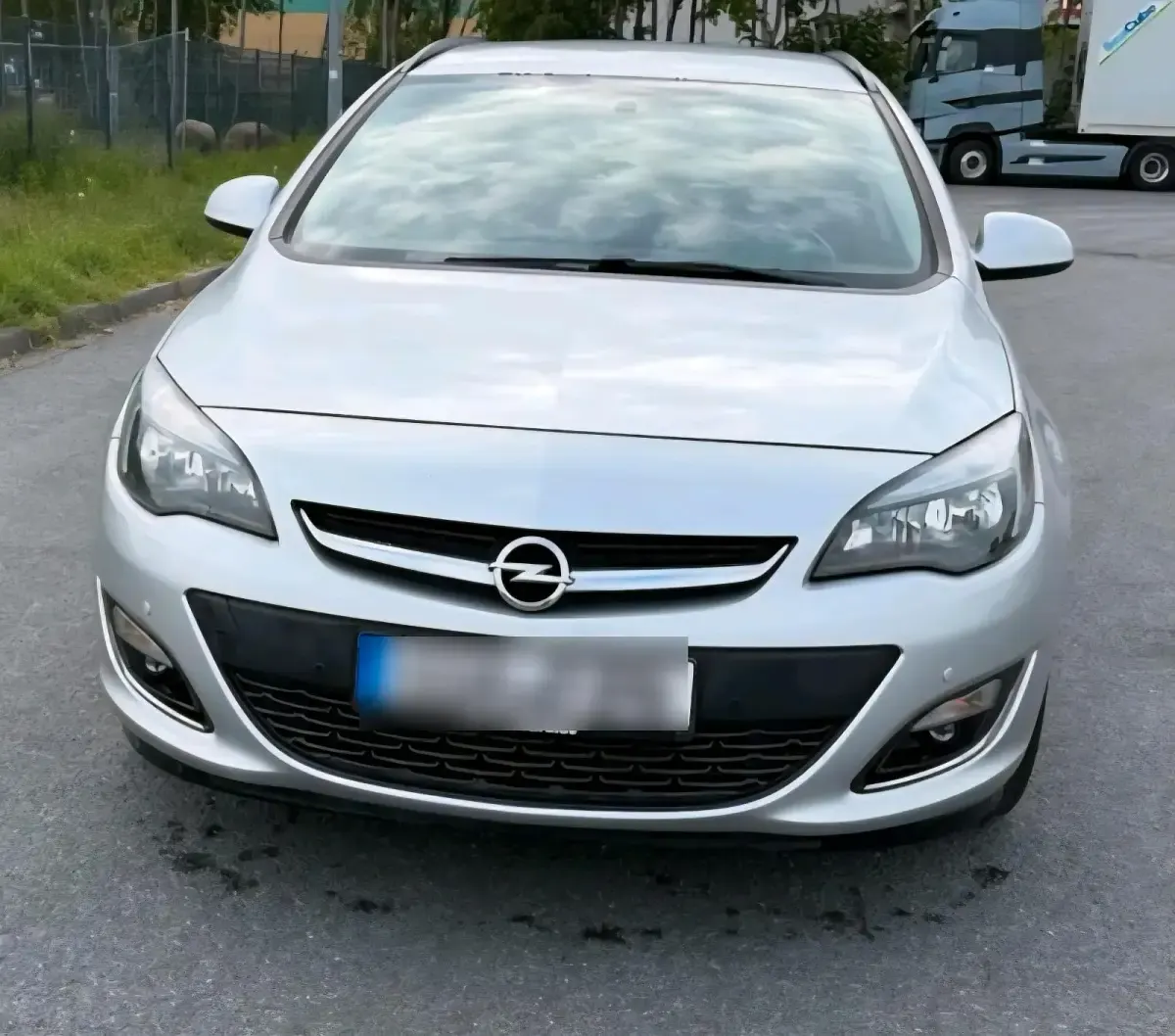 Gebraucht Opel Astra 116 PS (85 kW) 2013 Silber Kombi