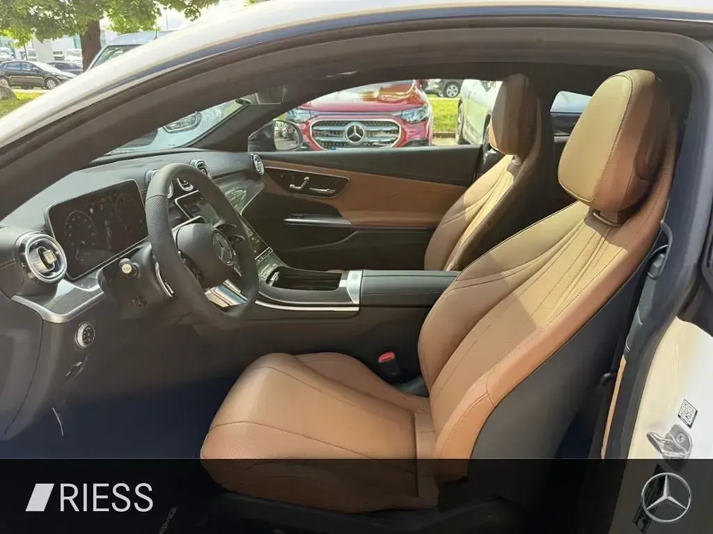 Gebraucht Mercedes CLE300 AMG 258 PS (189 kW) 2026 Weiß Coupé