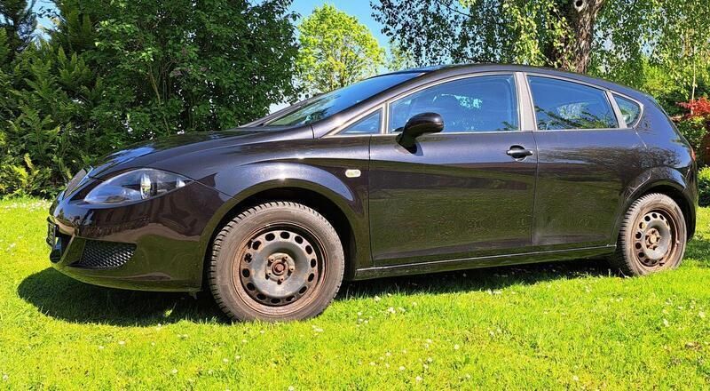 Schwarz Gebraucht 2007 Seat Leon Reference Limousine | 2.500 € - Bild 1/4