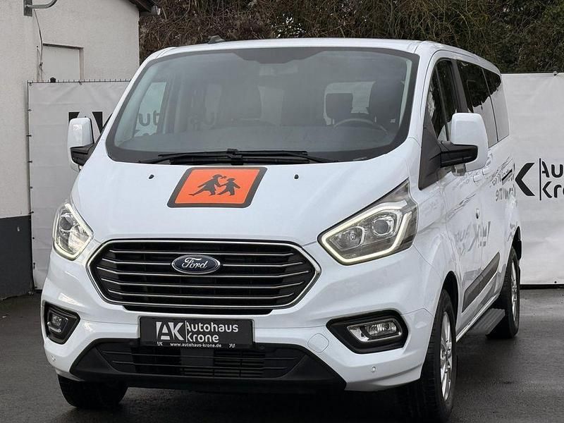 Gebraucht Ford Tourneo 131 PS (96 kW) 2020 Weiß Van / Kleinbus