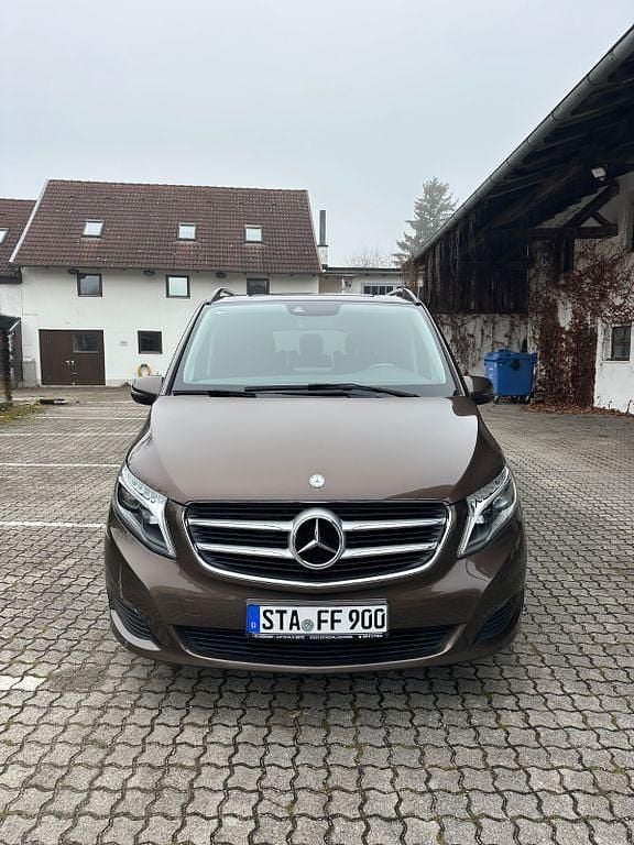 Gebraucht Mercedes V250 Edition 190 PS (139 kW) 2016 Braun Van / Kleinbus