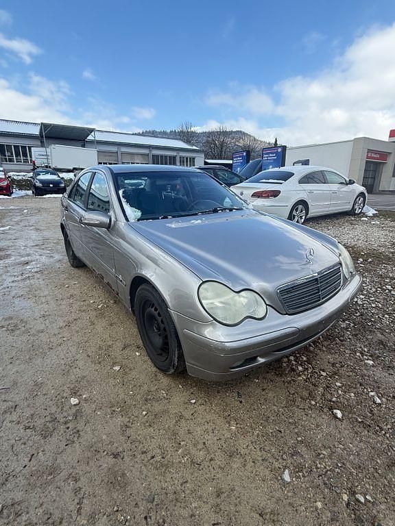 Gebraucht Mercedes C180 143 PS (105 kW) 2003 Beige Limousine