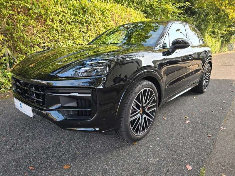 Gebraucht Porsche Cayenne Turbo 475 PS (349 kW) 2024 Schwarz SUV