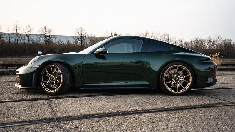 Gebraucht Porsche 992 510 PS (375 kW) 2025 Grün