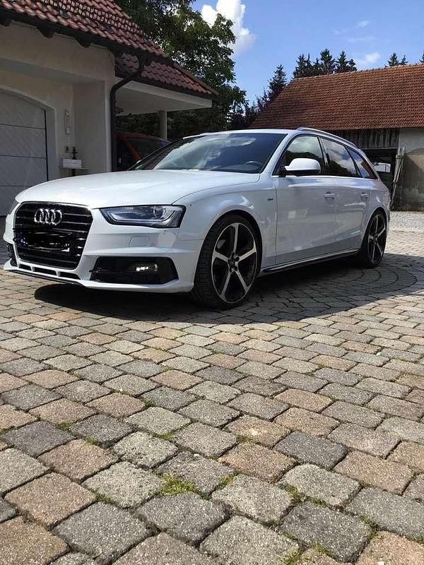Grau Gebraucht 2015 Audi A4 S-Line Kombi | 15.600 € (Etwas zu teuer) - Bild 1/4