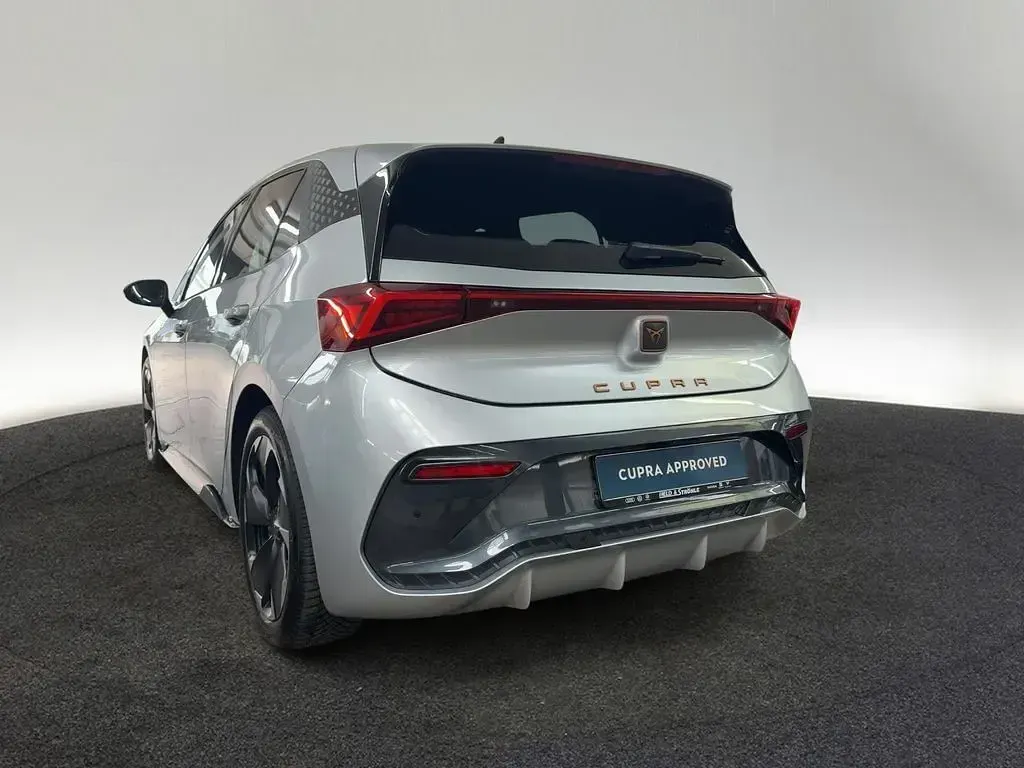 Gebraucht Cupra Born 169 kW (231 PS) 2025 Geysirsilber Kleinwagen