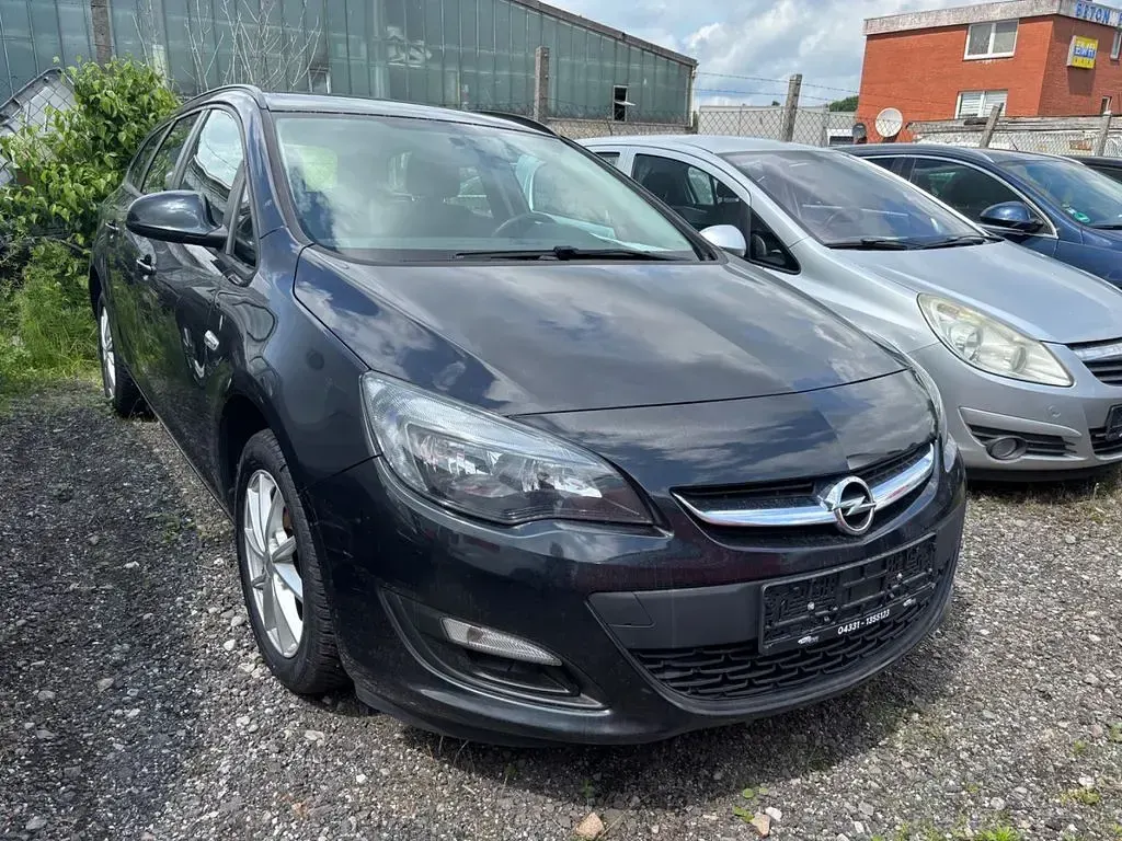 Gebraucht Opel Astra Selection 110 PS (80 kW) 2015 Schwarz Kombi