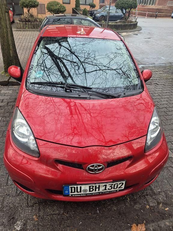 Gebraucht Toyota Aygo 68 PS (50 kW) 2005 Rot Kleinwagen