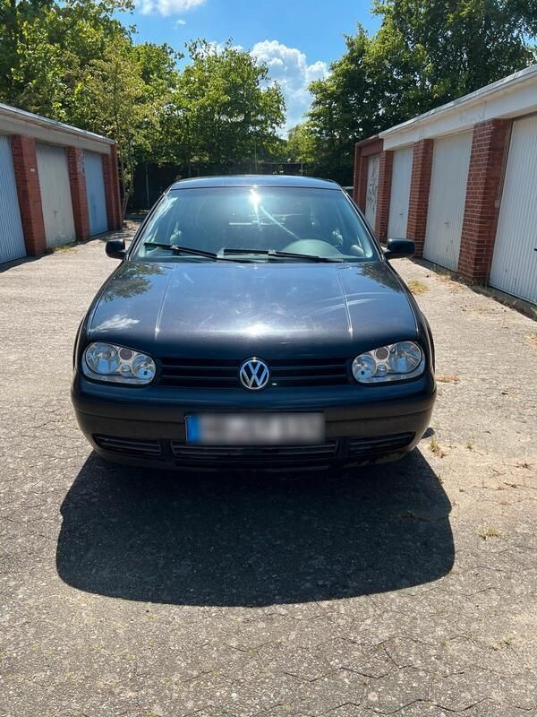 Schwarz Gebraucht 2002 VW Golf IV Edition Limousine | 749 € (Superpreis) - Bild 1/4