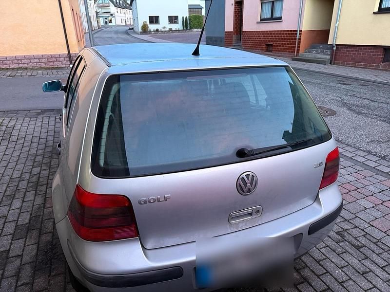 Gebraucht VW Golf IV 116 PS (85 kW) 2002 Silber Kleinwagen