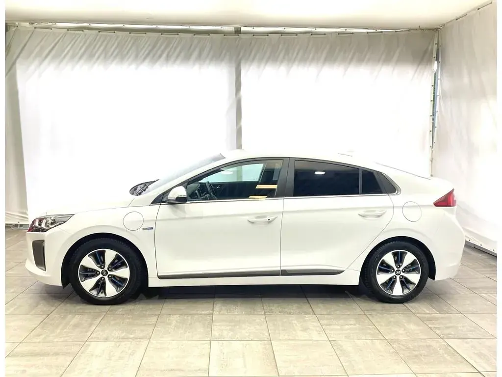 Gebraucht Hyundai Ioniq Premium 141 PS (103 kW) 2017 Polar white / sol Kleinwagen