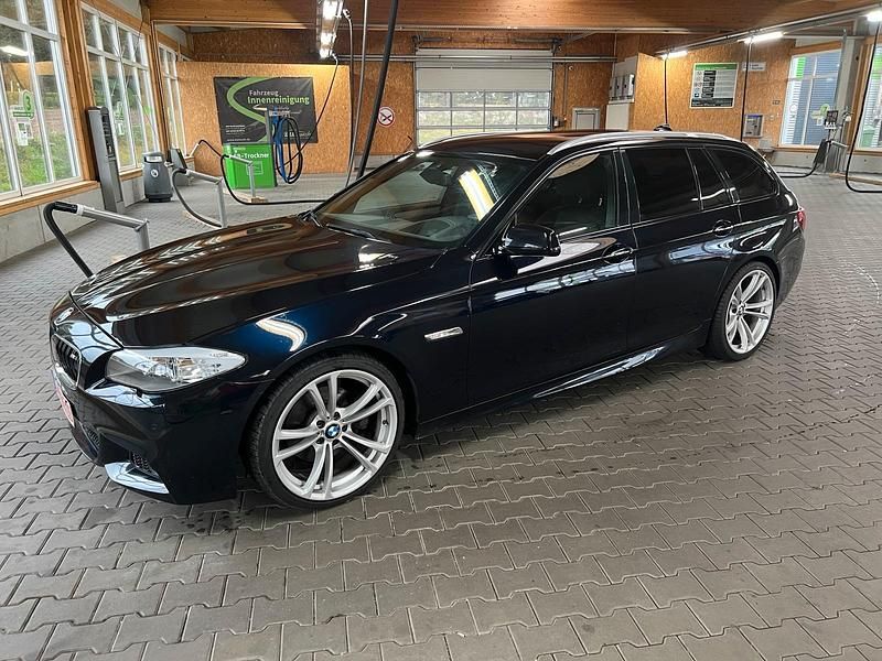 Blau Gebraucht 2013 BMW 520 M Sport Kombi | 11.500 € (Fairer Preis) - Bild 1/4