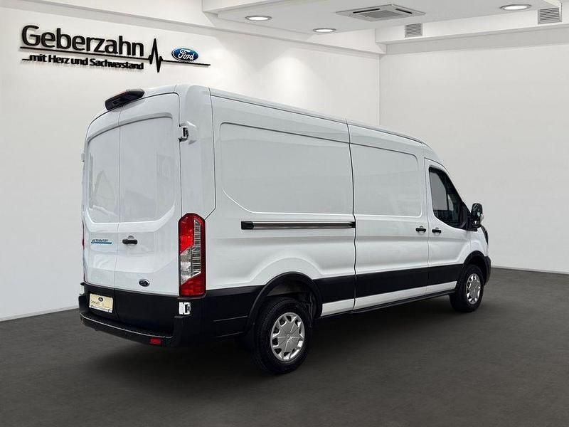 Gebraucht Ford E-Transit Trend 135 kW (184 PS) 2022 Weiß Van