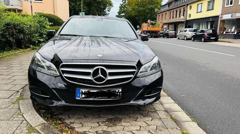 Gebraucht 2015 Mercedes E200 Edition Limousine | 16.900 € (Fairer Preis) - Bild 1/4