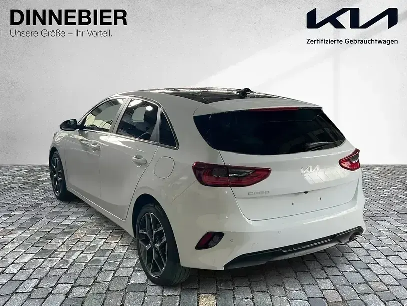 Używany Kia Ceed Platinum 140 KM (102 kW) 2025 Biały Hatchback