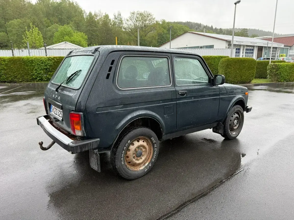 Gebraucht Lada niva 83 PS (61 kW) 2018 Grün SUV
