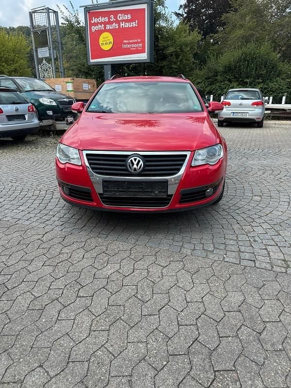 Rot Gebraucht 2010 VW Passat Kombi | 2.499 € (Guter Preis) - Bild 1/4