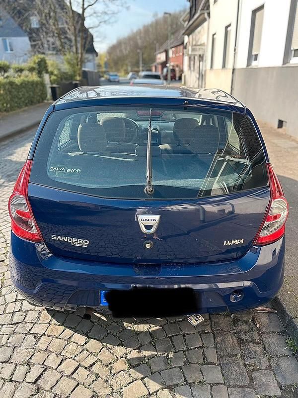 Gebraucht Dacia Sandero 75 PS (55 kW) 2010 Blau Limousine