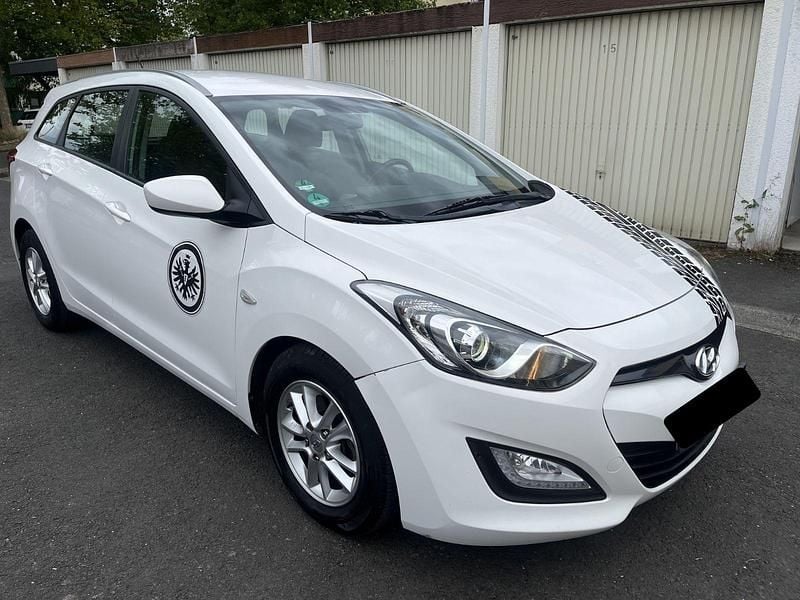 Weiß Gebraucht 2015 Hyundai i30 Edition Kombi | 5.800 € (Guter Preis) - Bild 1/4