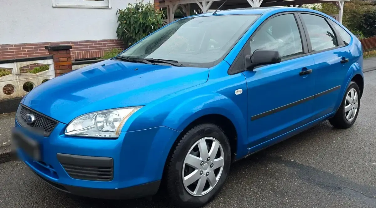 Usata Ford Focus 101 CV (74 kW) 2006 Blu Berlina