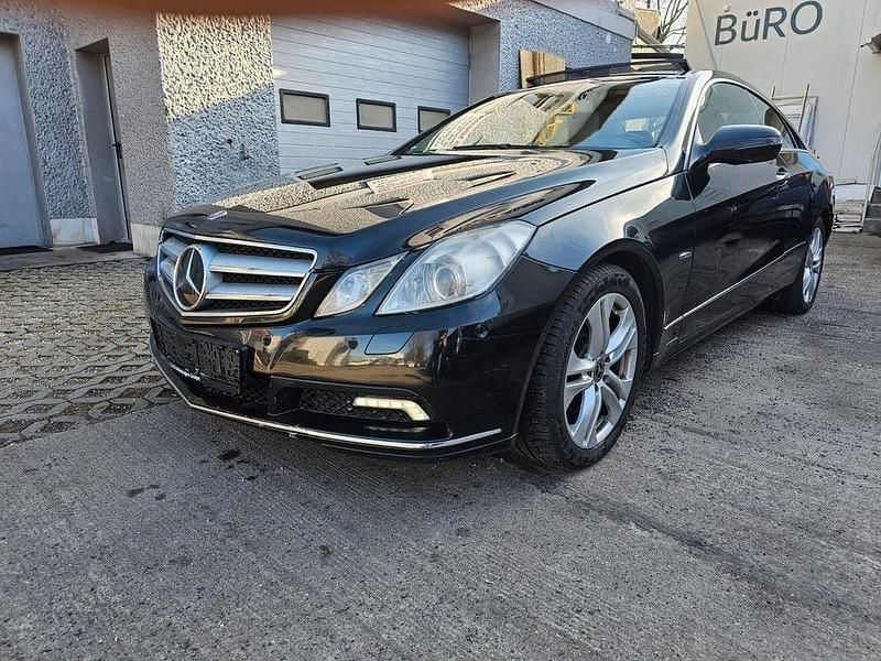 Gebraucht Mercedes E350 292 PS (214 kW) 2010 Schwarz Coupé