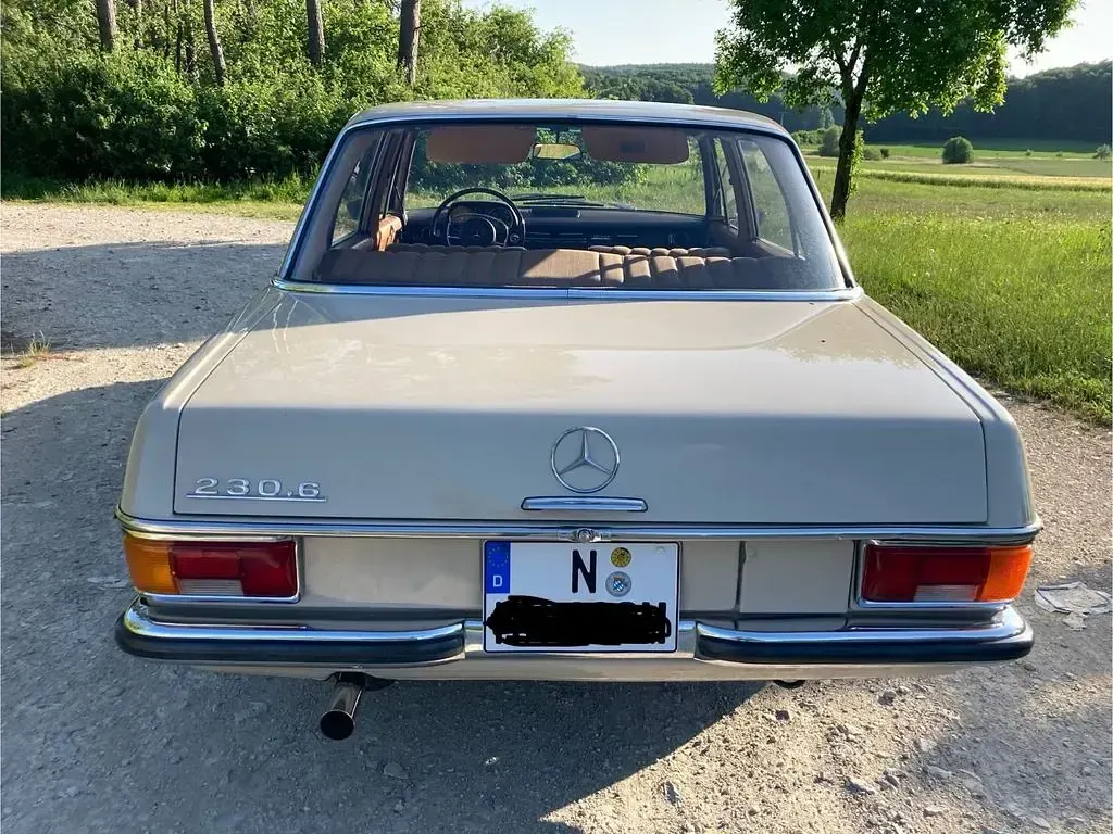 Gebraucht Mercedes W114 120 PS (88 kW) 1969 Beige Limousine