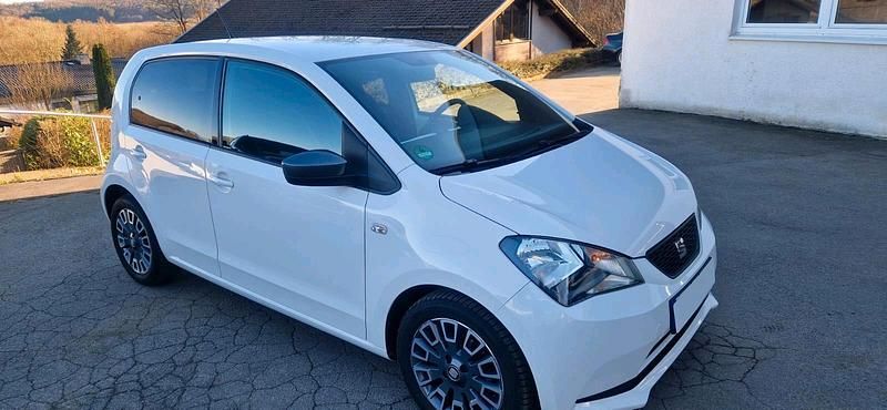 Weiß Gebraucht 2020 Seat Mii Chic Kleinwagen | 8.950 € (Fairer Preis) - Bild 1/4