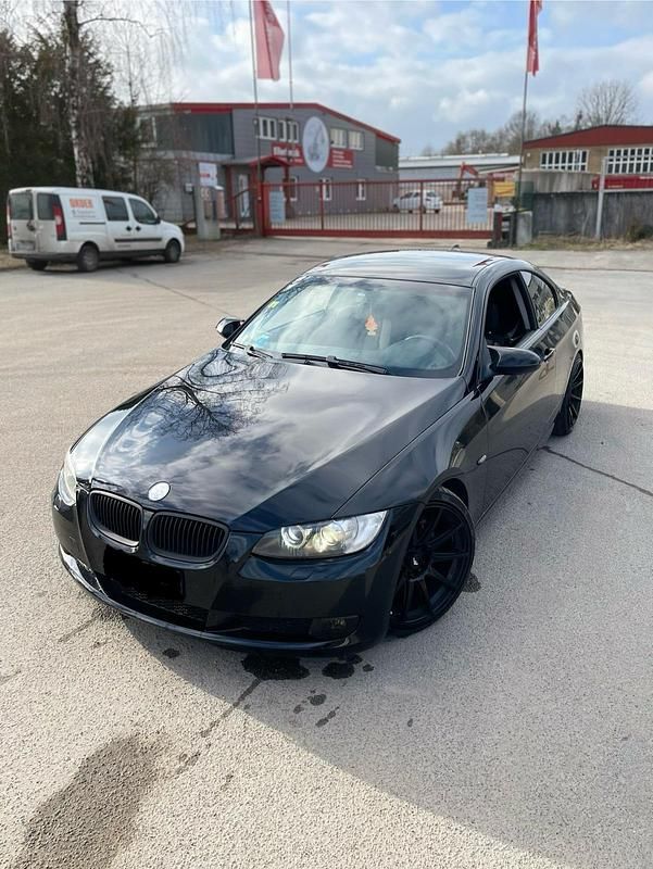 Gebraucht BMW 320 170 PS (125 kW) 2008 Schwarz Coupé