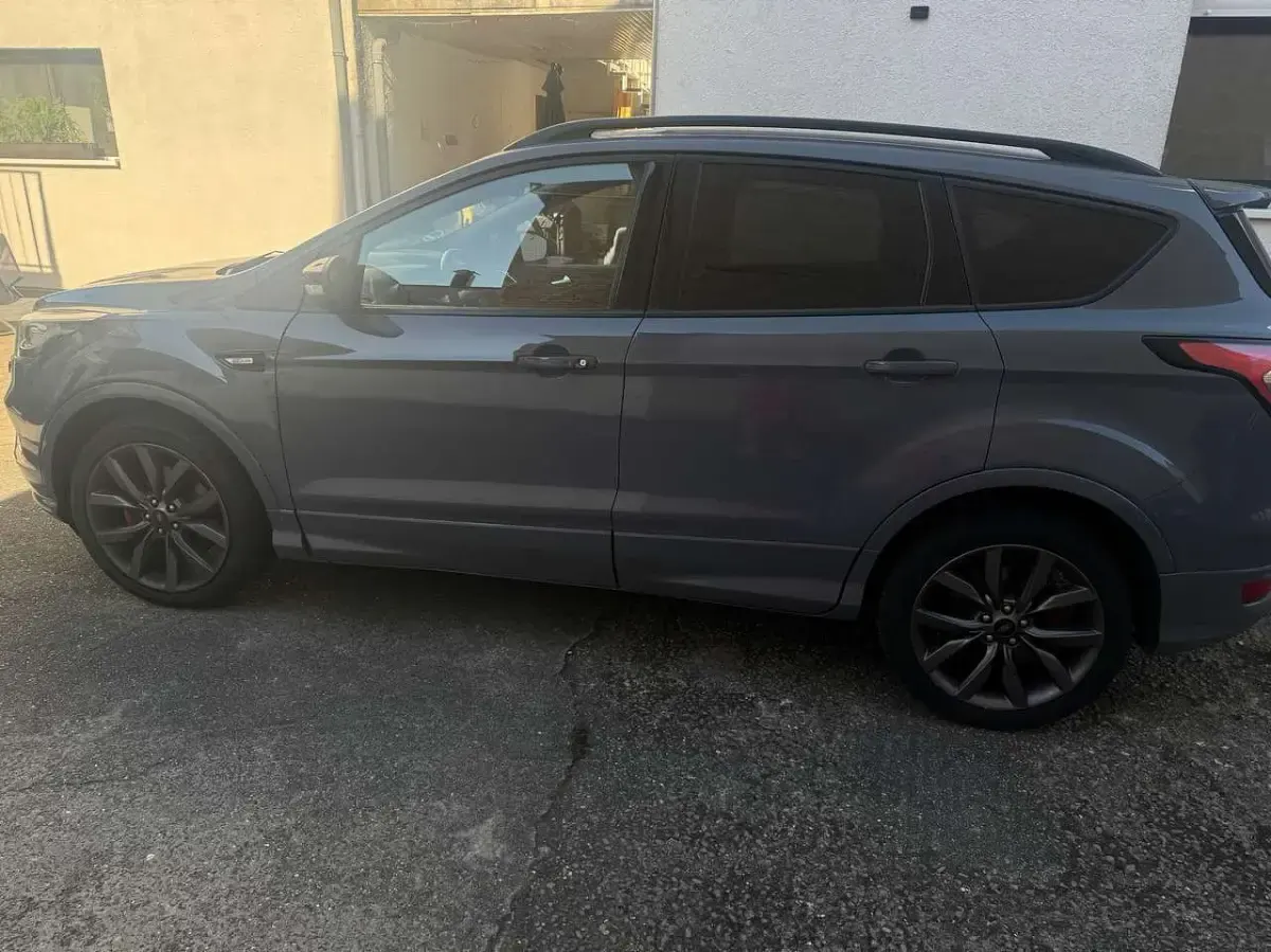 Gebraucht Ford Kuga ST-Line 150 PS (110 kW) 2019 Grau SUV