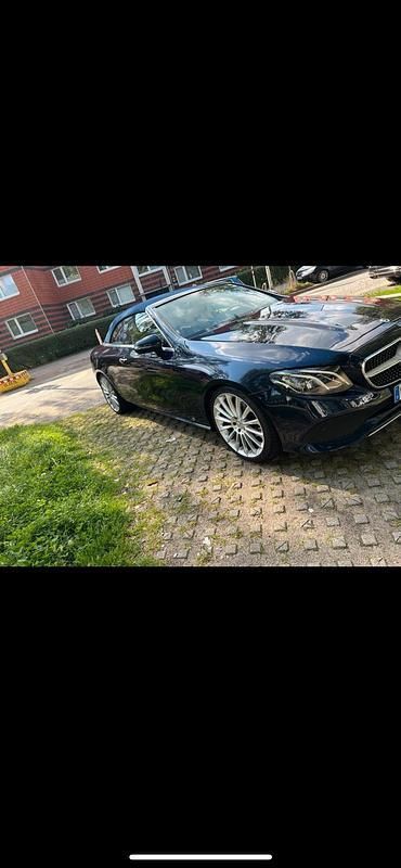 Blau Gebraucht 2019 Mercedes E220 Cabrio | 29.000 € (Superpreis) - Bild 1/4