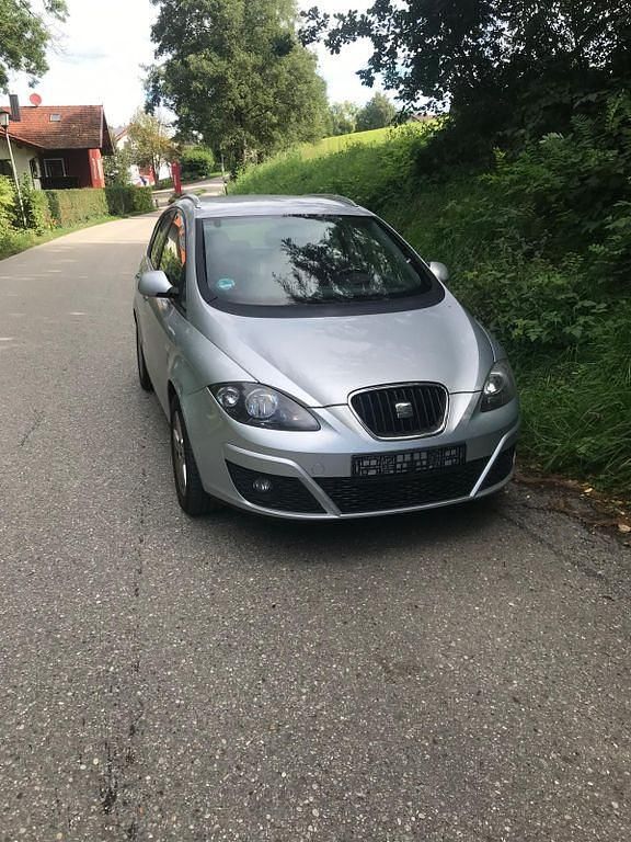 Silber Gebraucht 2010 Seat Altea Copa Van / Kleinbus | 3.800 € (Fairer Preis) - Bild 1/4