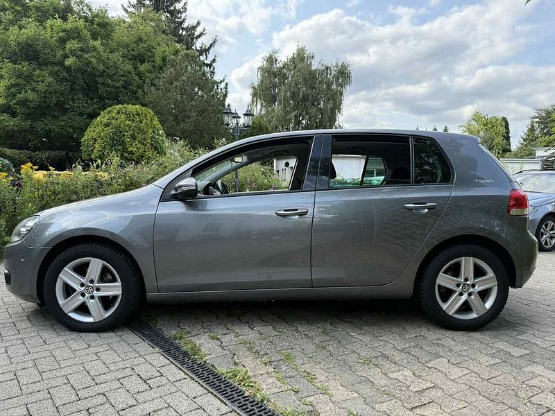Andere farben Gebraucht 2010 VW Golf VI Kleinwagen | 2.950 € (Guter Preis) - Bild 1/4
