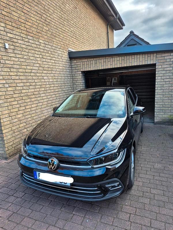 Gebraucht VW Polo Style 95 PS (69 kW) 2023 Schwarz Kleinwagen