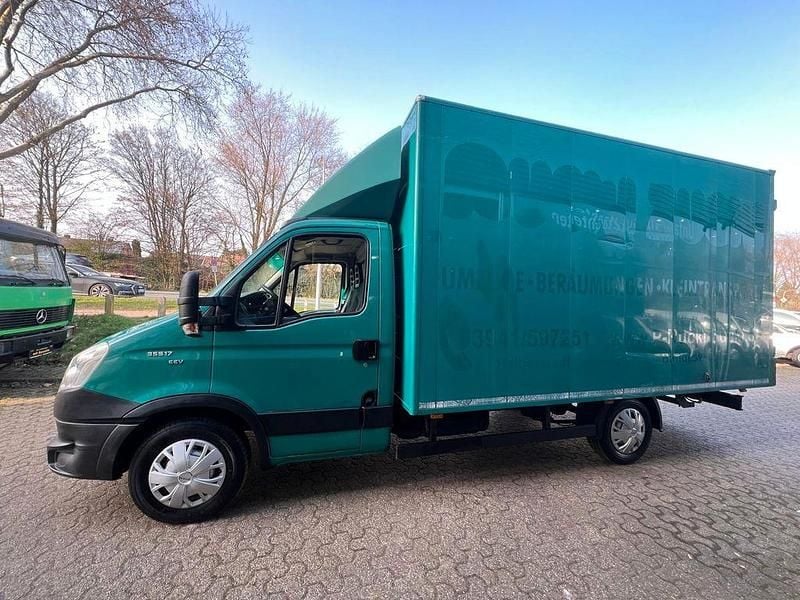 Gebraucht Iveco Daily 170 PS (125 kW) 2012 Grün Van / Kleinbus