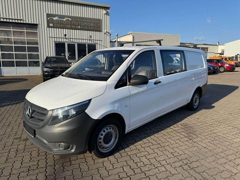 Weiß Gebraucht 2018 Mercedes Vito Van / Kleinbus | 18.900 € (Guter Preis) - Bild 1/4