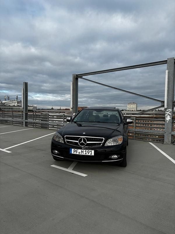 Schwarz Gebraucht 2009 Mercedes C320 Limousine | 6.000 € (Guter Preis) - Bild 1/4