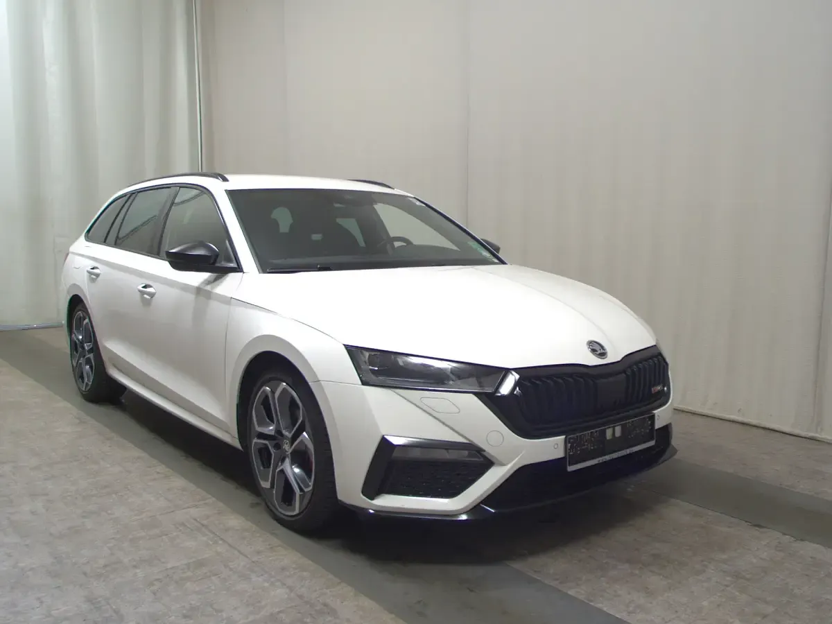 Gebraucht Skoda Octavia RS 200 PS (147 kW) 2023 Weiss Kombi