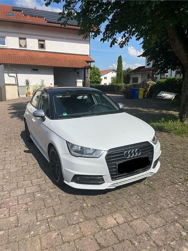 Weiß Gebraucht 2018 Audi A1 Sportback S-Line Kleinwagen | 12.500 € (Guter Preis) - Bild 1/4