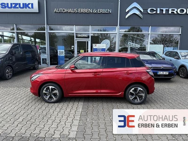 Rot Neu 2025 Suzuki Swift Comfort+ Limousine | 21.490 € - Bild 1/4