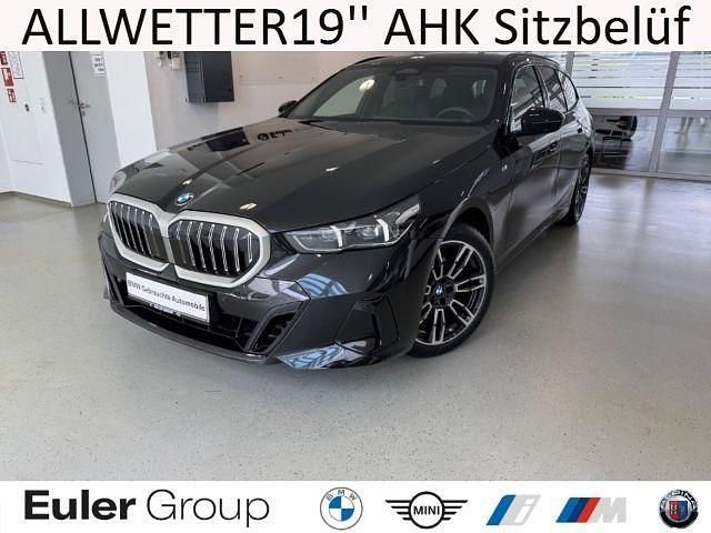 Schwarz Gebraucht 2024 BMW 520 Performance Kombi | 53.933 € (Fairer Preis) - Bild 1/4