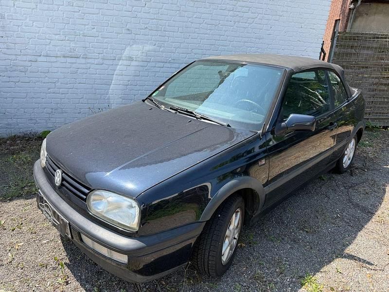 Schwarz Gebraucht 1995 VW Golf Cabriolet Cabrio | 1.490 € - Bild 1/4