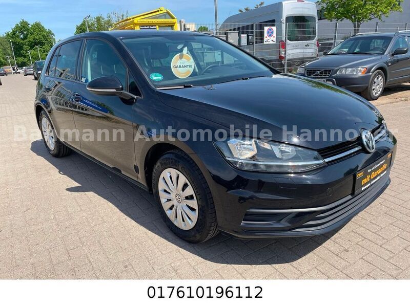 Schwarz Gebraucht 2020 VW Golf VII Trendline Limousine | 12.999 € (Etwas zu teuer) - Bild 1/4