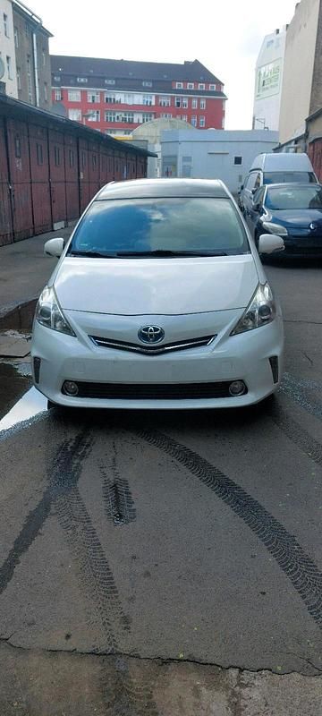 Weiß Gebraucht 2012 Toyota Prius+ Plus Van / Kleinbus | 8.999 € - Bild 1/4